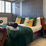 Pheasant's Hollow Apartment